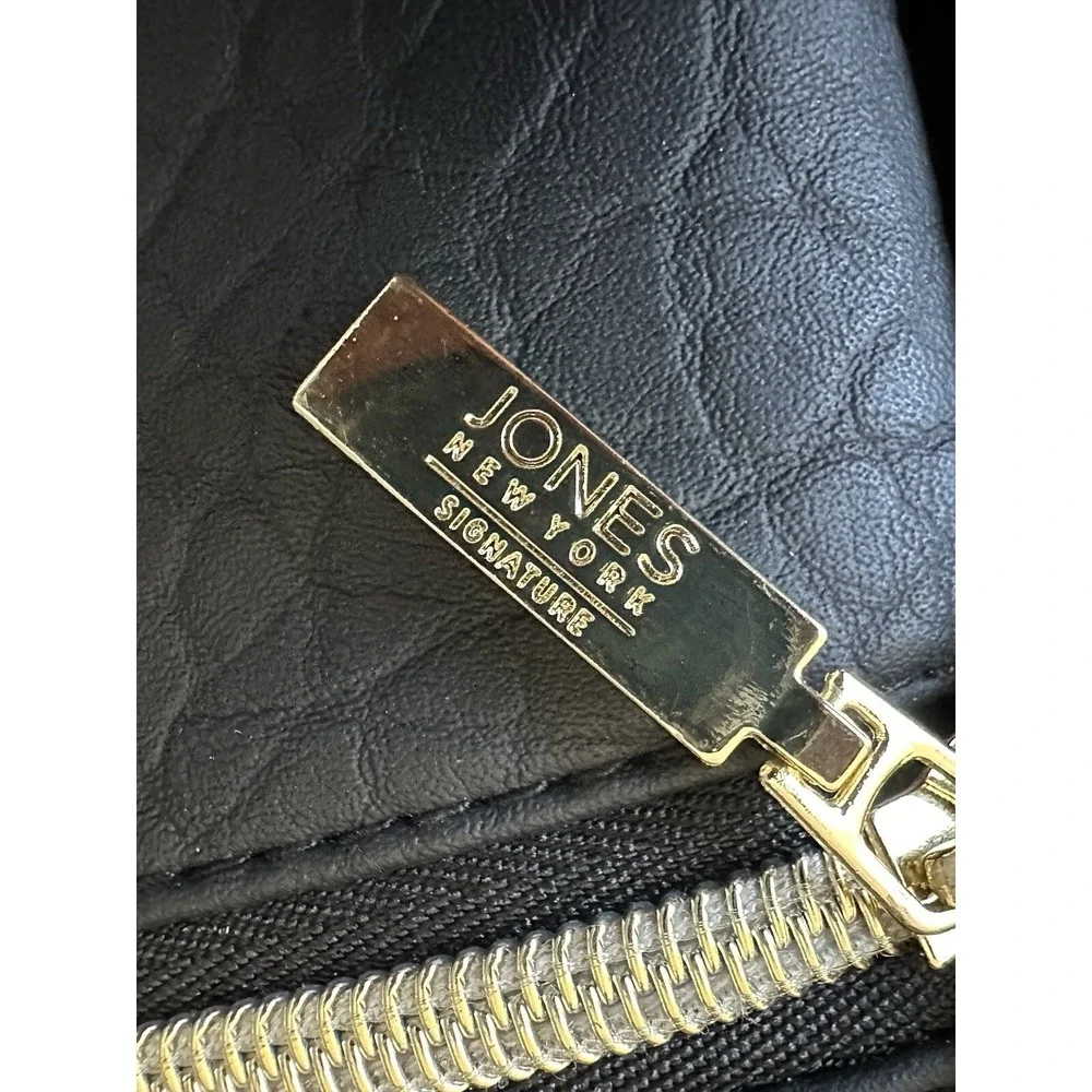 JONES NEW YORK Wristlet‎ Wallet Bag  Black Zip Black NWT Charging Pouch